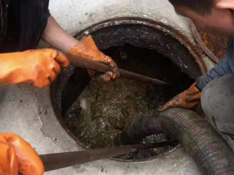 黄山清理化粪池时如何避免沼气的危害?